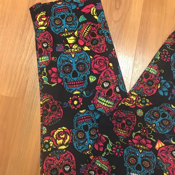 New🔥Blue & Pink Sugar Skull Soft Leggings 💀 - Picture 4 of 4